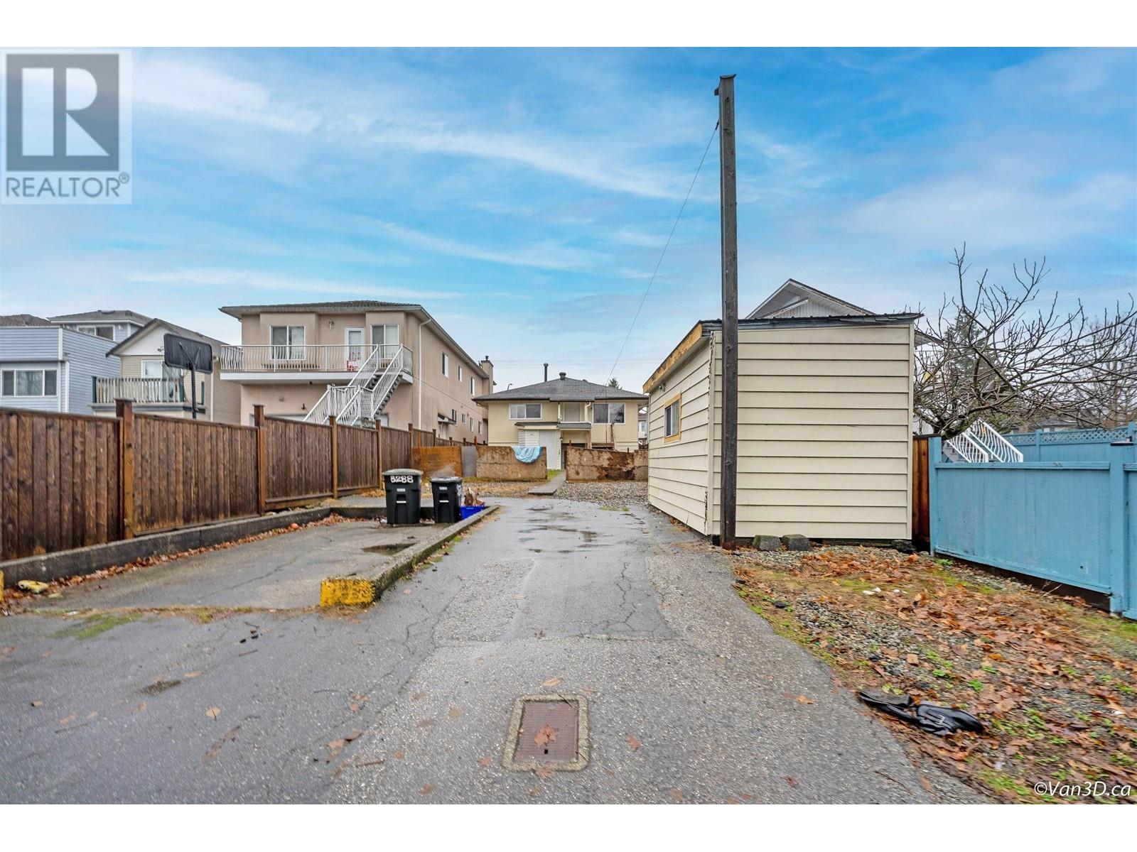 8288 12th Avenue, Burnaby, British Columbia V3N 2L4 - Photo 12 - R2950872