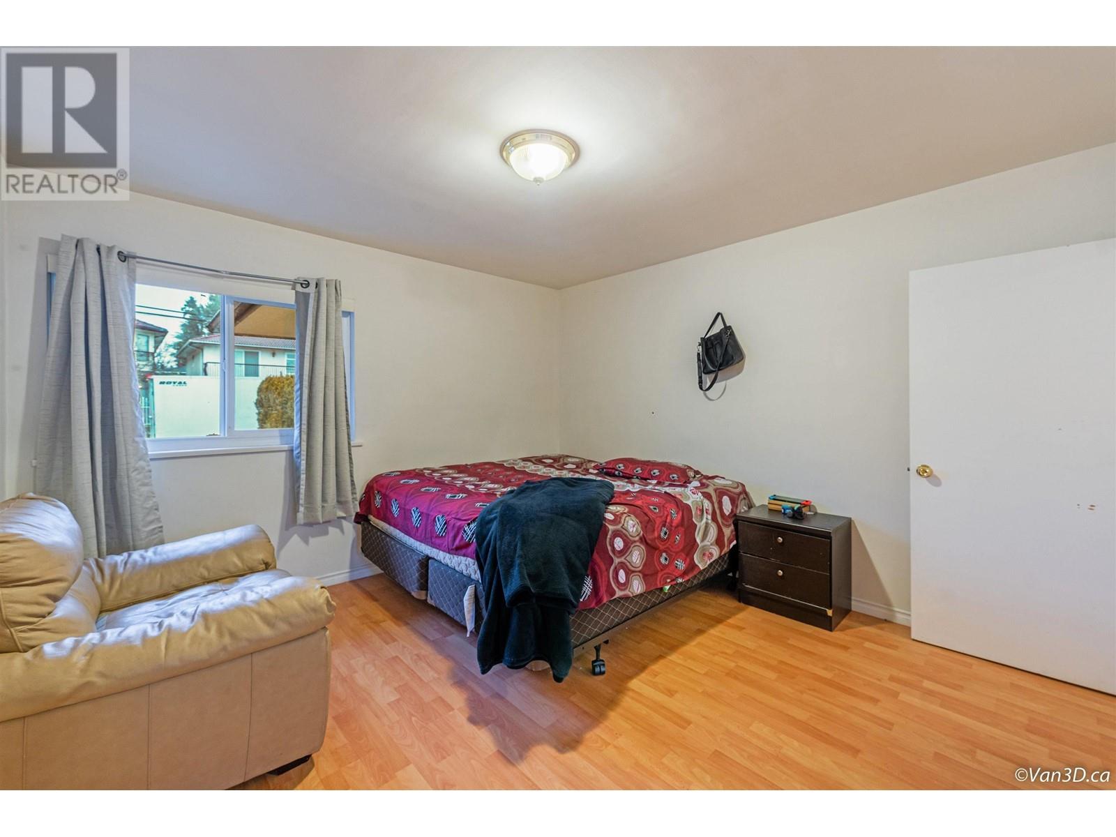 8288 12th Avenue, Burnaby, British Columbia V3N 2L4 - Photo 7 - R2950872