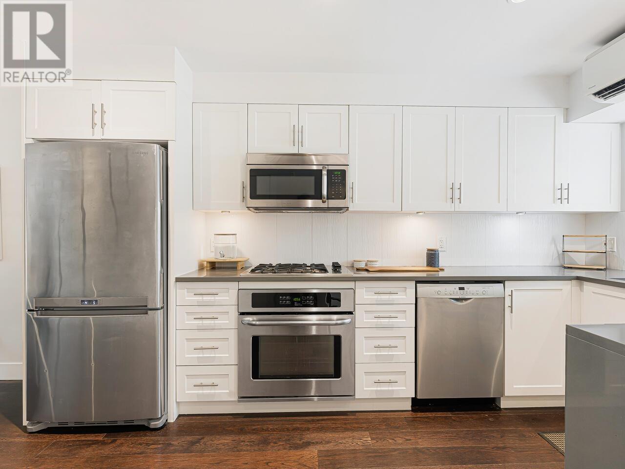 Listing Picture 9 of 40 : 3335 WINDSOR STREET, Vancouver / 溫哥華 - 魯藝地產 Yvonne Lu Group - MLS Medallion Club Member