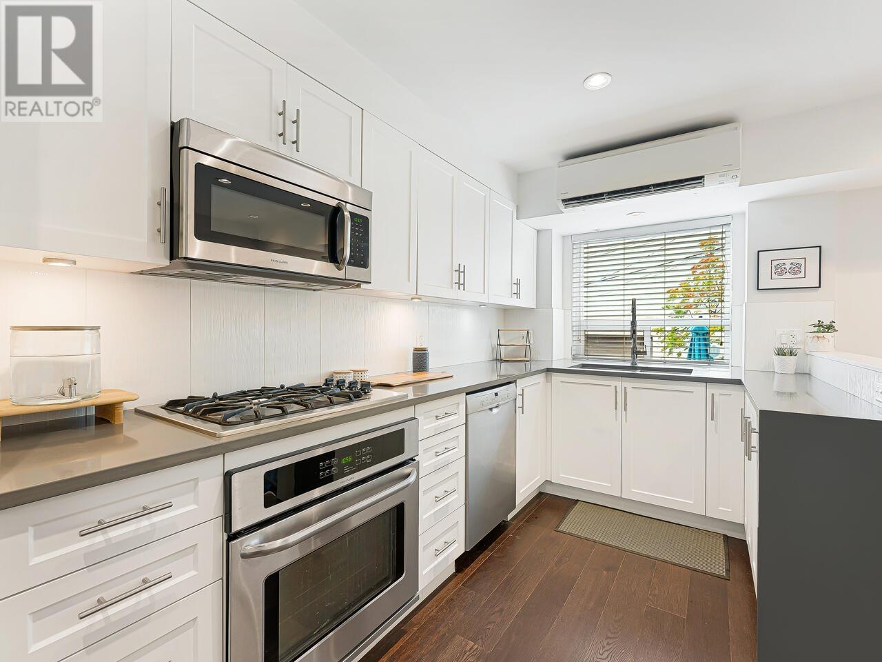 Listing Picture 8 of 40 : 3335 WINDSOR STREET, Vancouver / 溫哥華 - 魯藝地產 Yvonne Lu Group - MLS Medallion Club Member