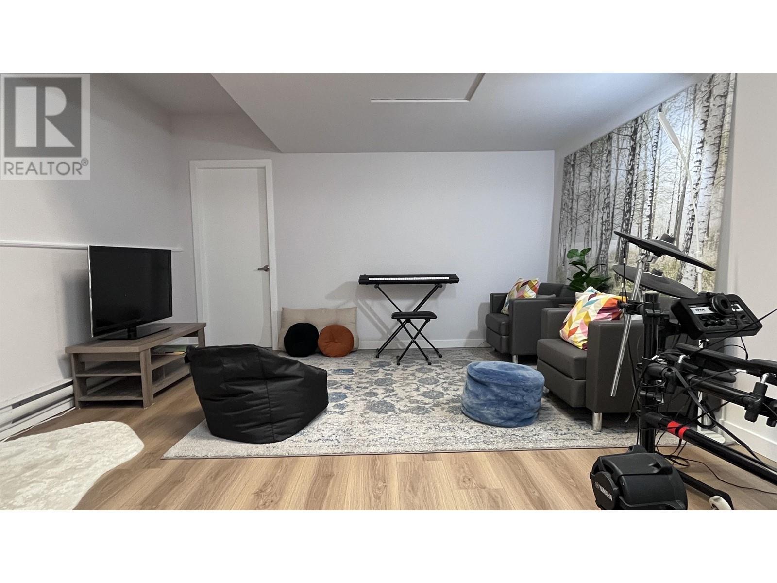 Listing Picture 40 of 40 : 3335 WINDSOR STREET, Vancouver / 溫哥華 - 魯藝地產 Yvonne Lu Group - MLS Medallion Club Member