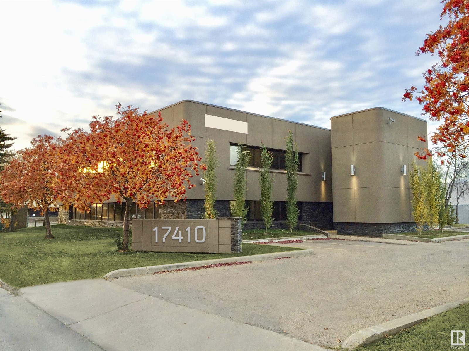 17410 107 AV NW, Edmonton, Alberta