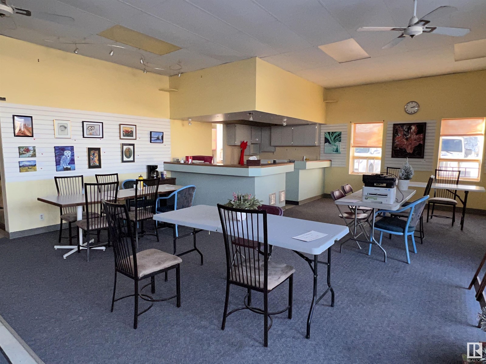 Property at 5137 51 AV image 4