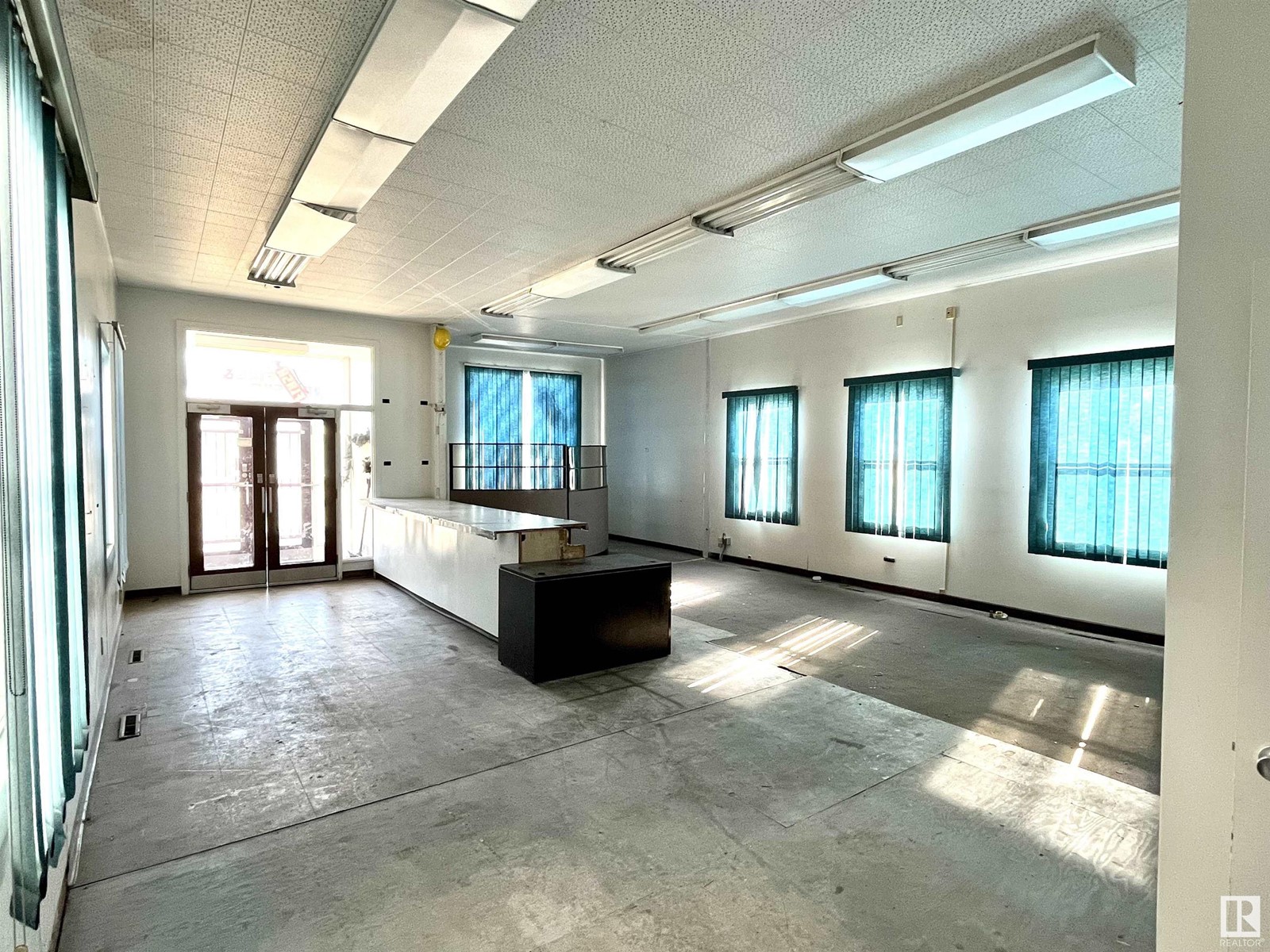 Property at 5052 50 ST image 2
