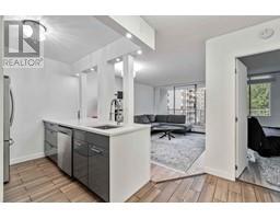 506 2004 FULLERTON AVENUE, North Vancouver, British Columbia