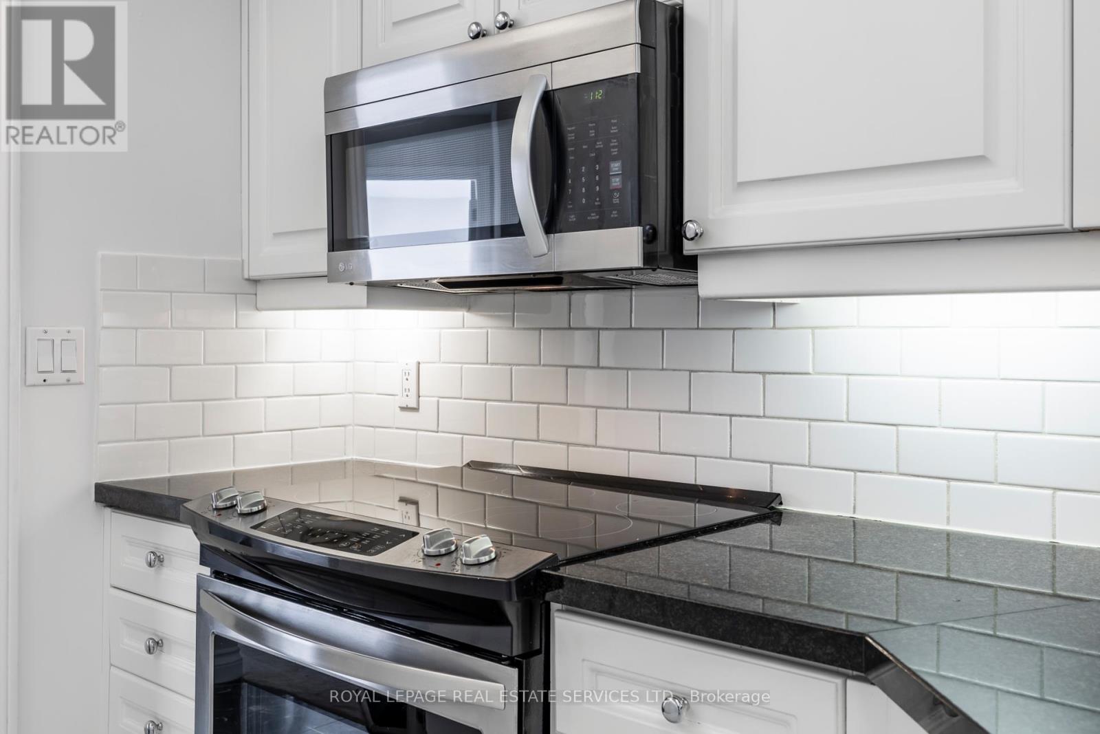 1605 - 1 Palace Pier Court, Toronto (Mimico), Ontario  M8V 3W9 - Photo 6 - W11895734