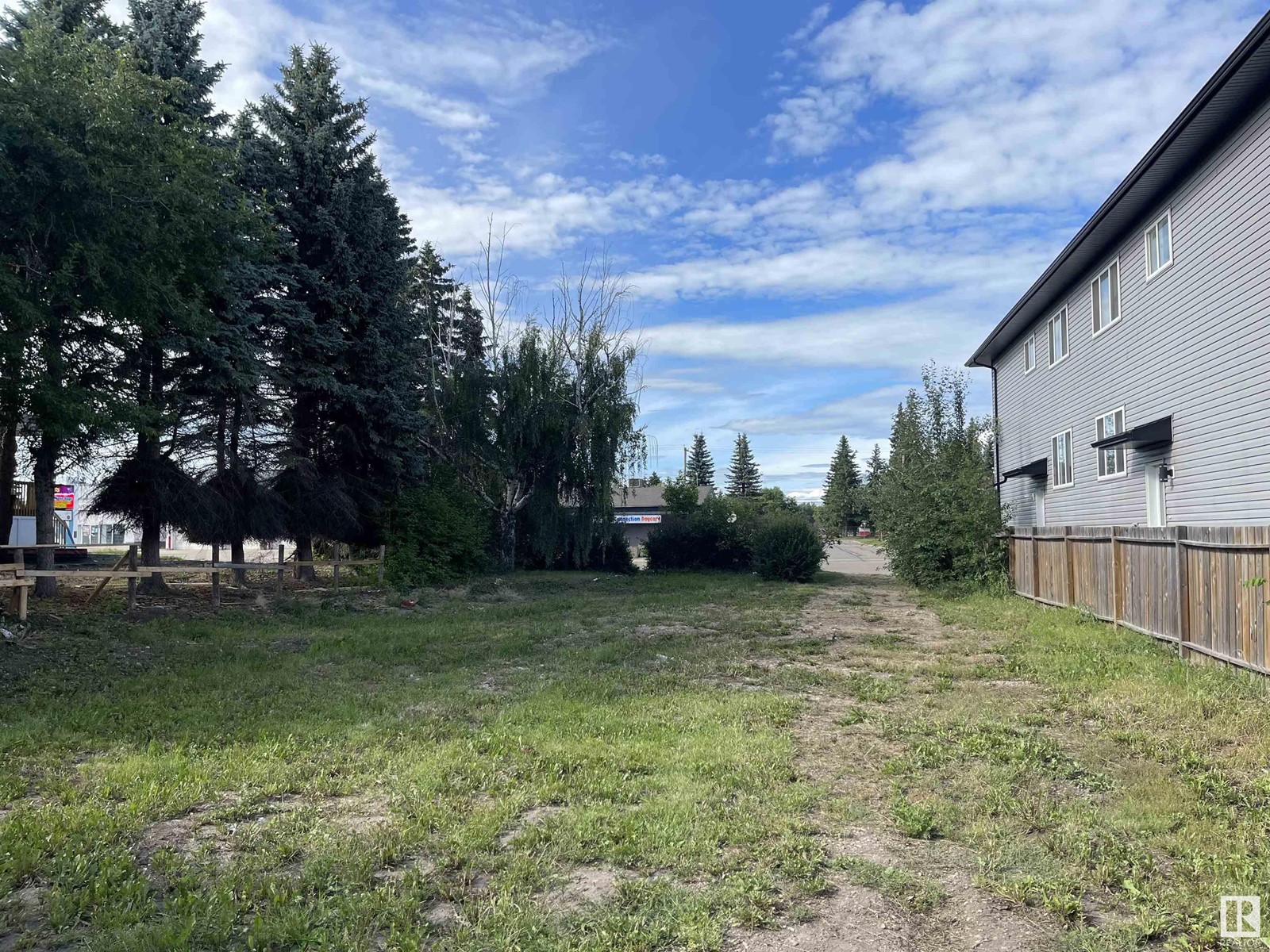 4915 50 AV, Legal, Alberta