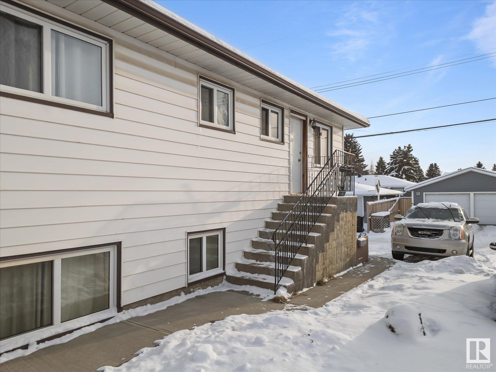 #9503-9505-9507 9509-9511 9513 129b Av Nw, Edmonton, Alberta  T5E 0P7 - Photo 3 - E4415607