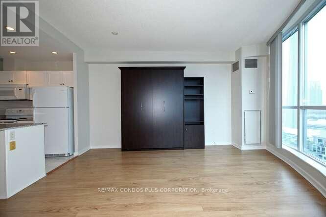 2701 - 208 Queens Quay WToronto (Waterfront Communities), Ontario  M5J 2Y5 - Photo 4 - C11895789