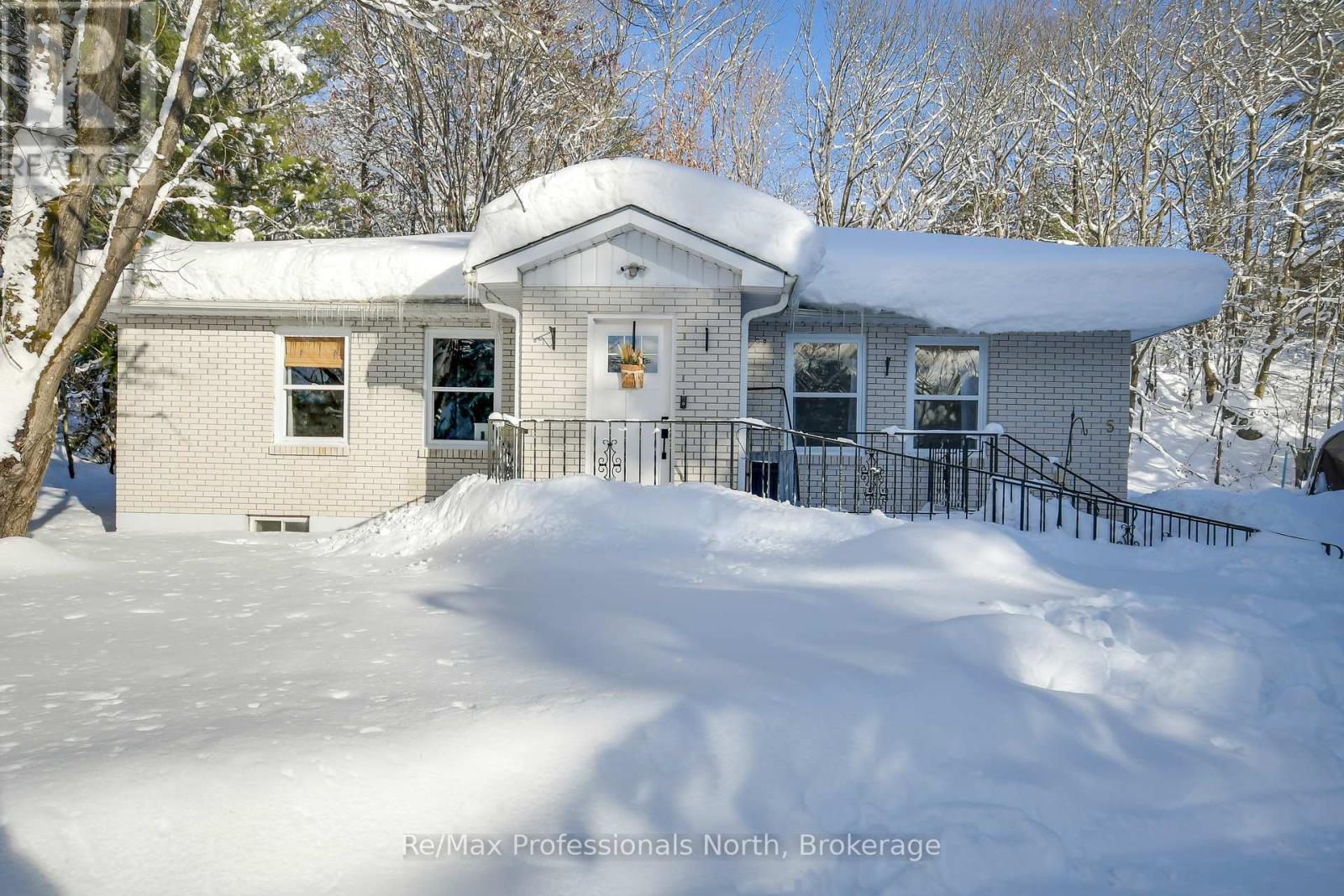 5 WILSHIER BOULEVARD, Bracebridge, Ontario