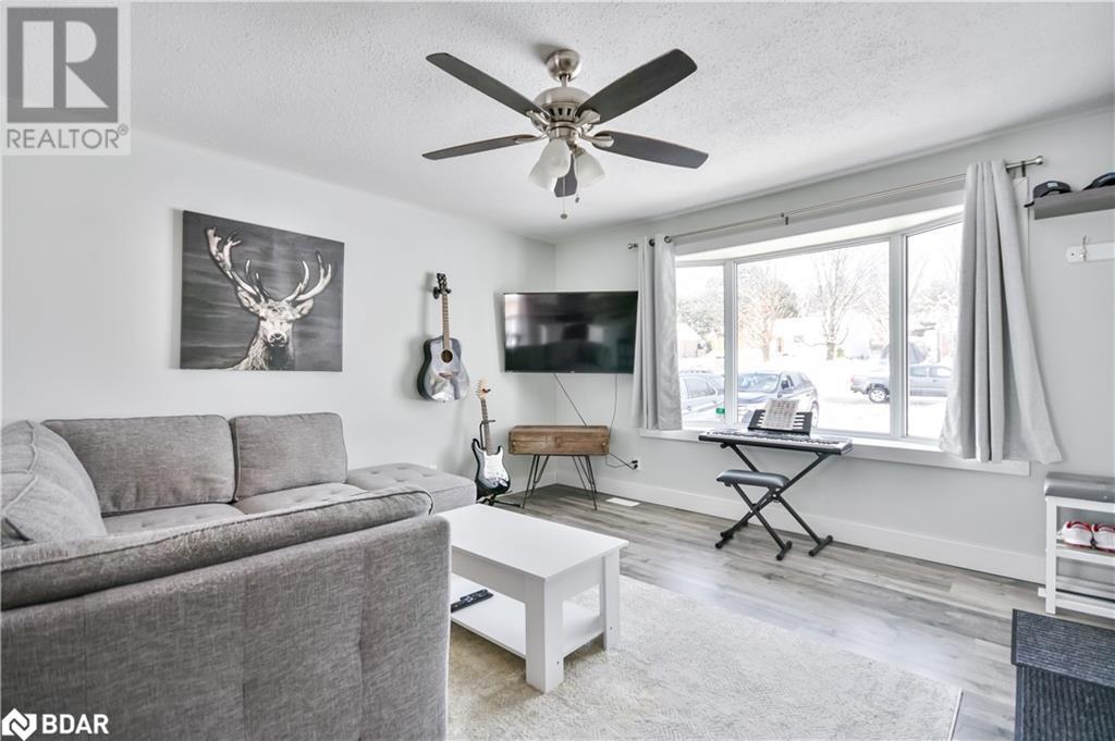 2 Walker Avenue, Orillia, Ontario  L3V 6G7 - Photo 4 - 40683147