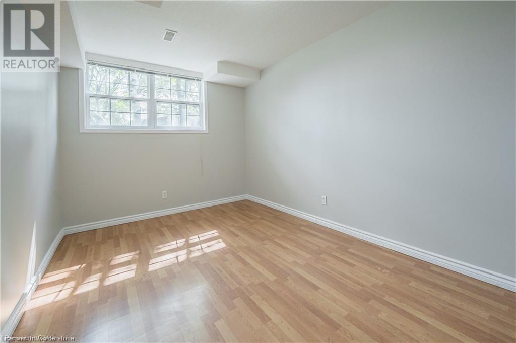 328 Breezewood Crescent Unit# B, Waterloo, Ontario  N2L 5K5 - Photo 7 - 40685564