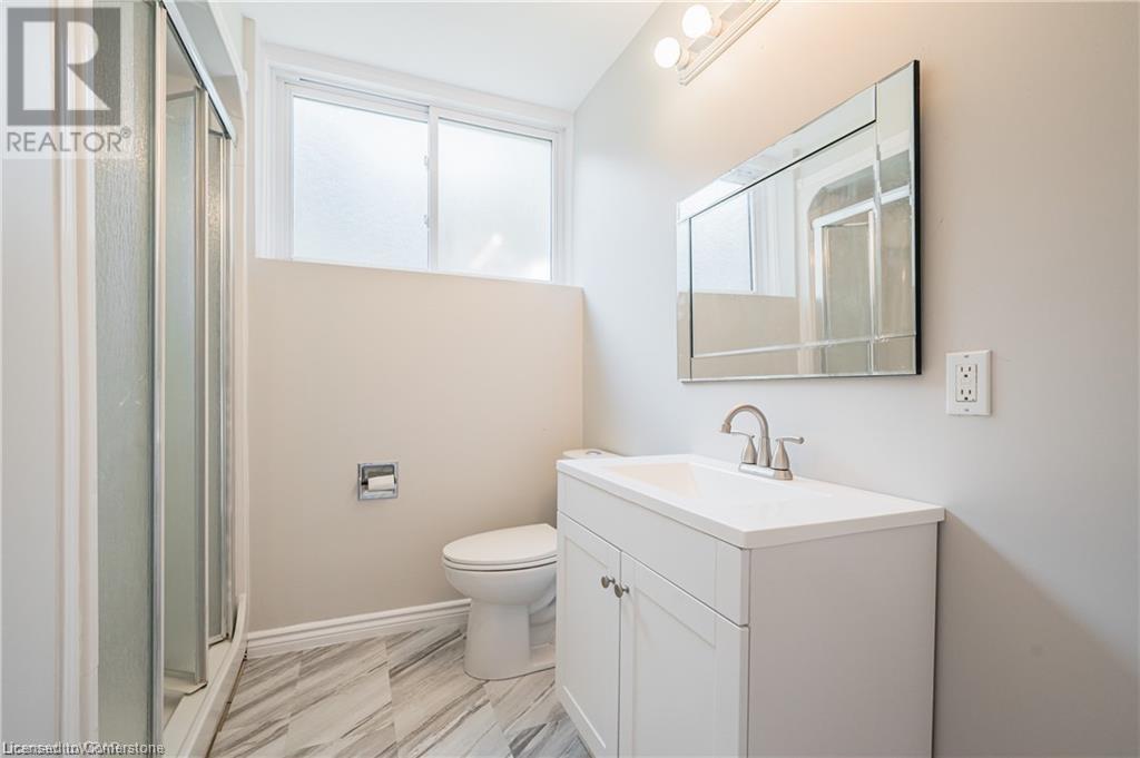 328 Breezewood Crescent Unit# B, Waterloo, Ontario  N2L 5K5 - Photo 8 - 40685564