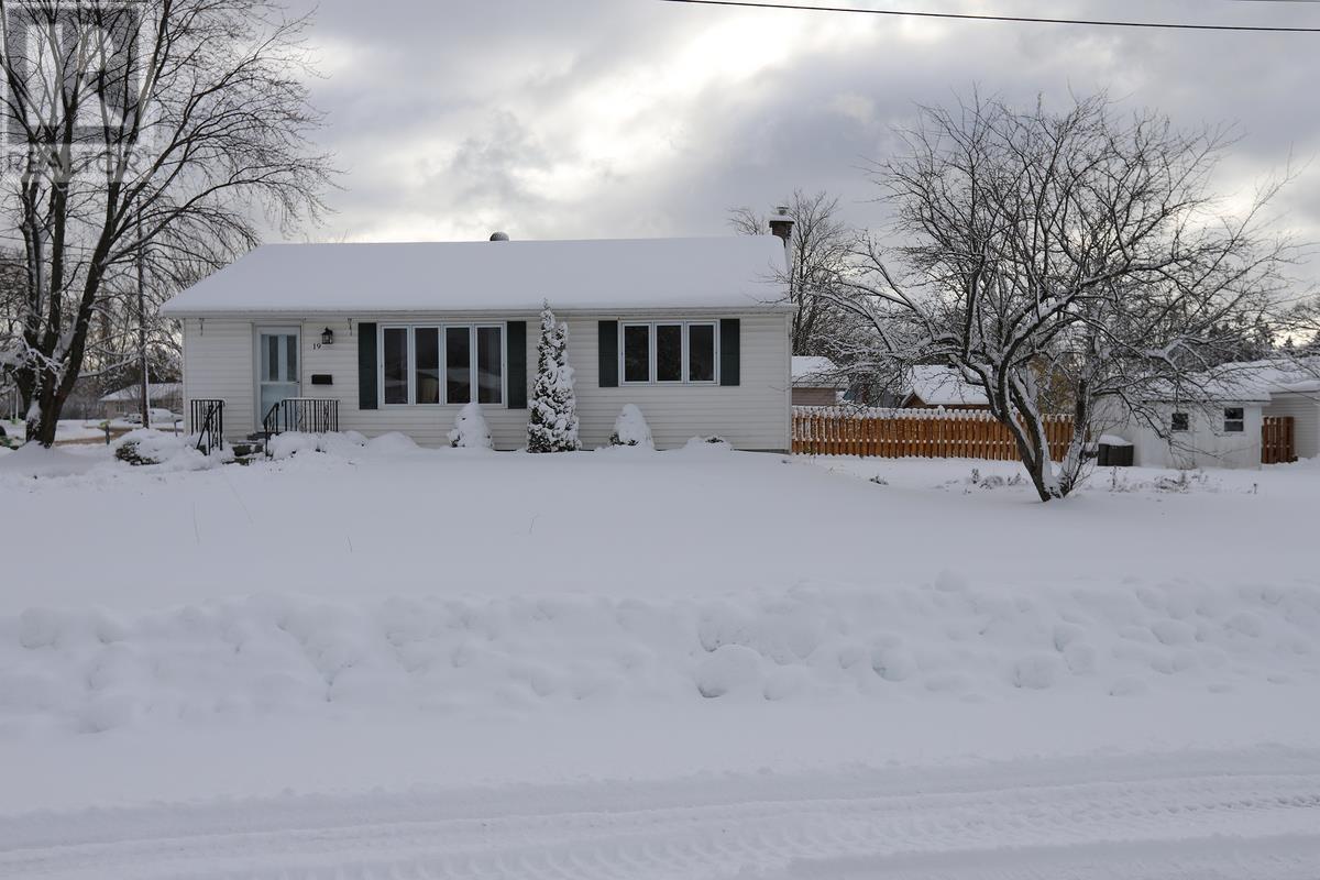 19 Clergue St, Sault Ste. Marie, Ontario  P6C 2A9 - Photo 6 - SM243030