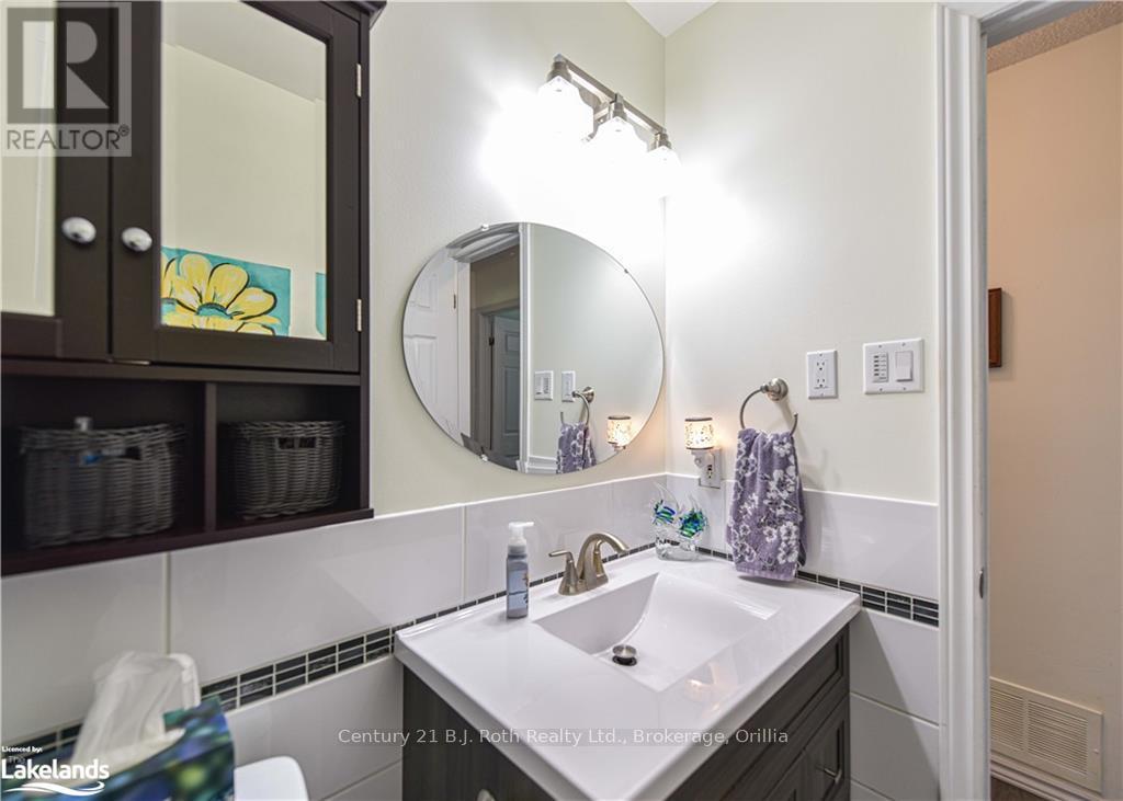 8 Agnes Street, Oro-Medonte, Ontario  L0K 1N0 - Photo 15 - S10439075