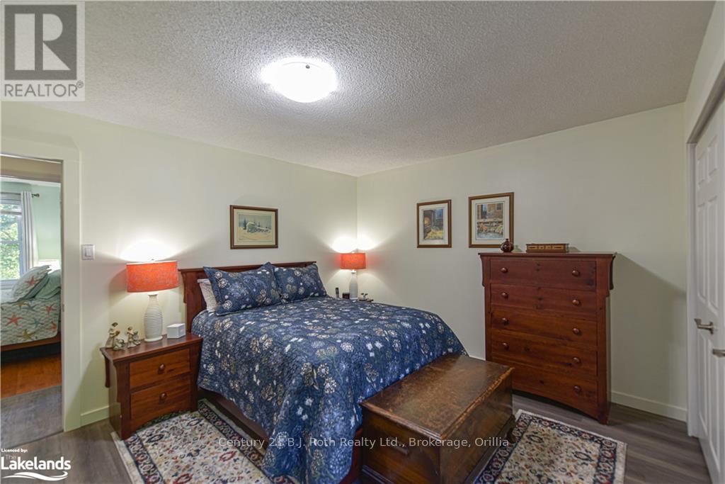 8 Agnes Street, Oro-Medonte, Ontario  L0K 1N0 - Photo 19 - S10439075