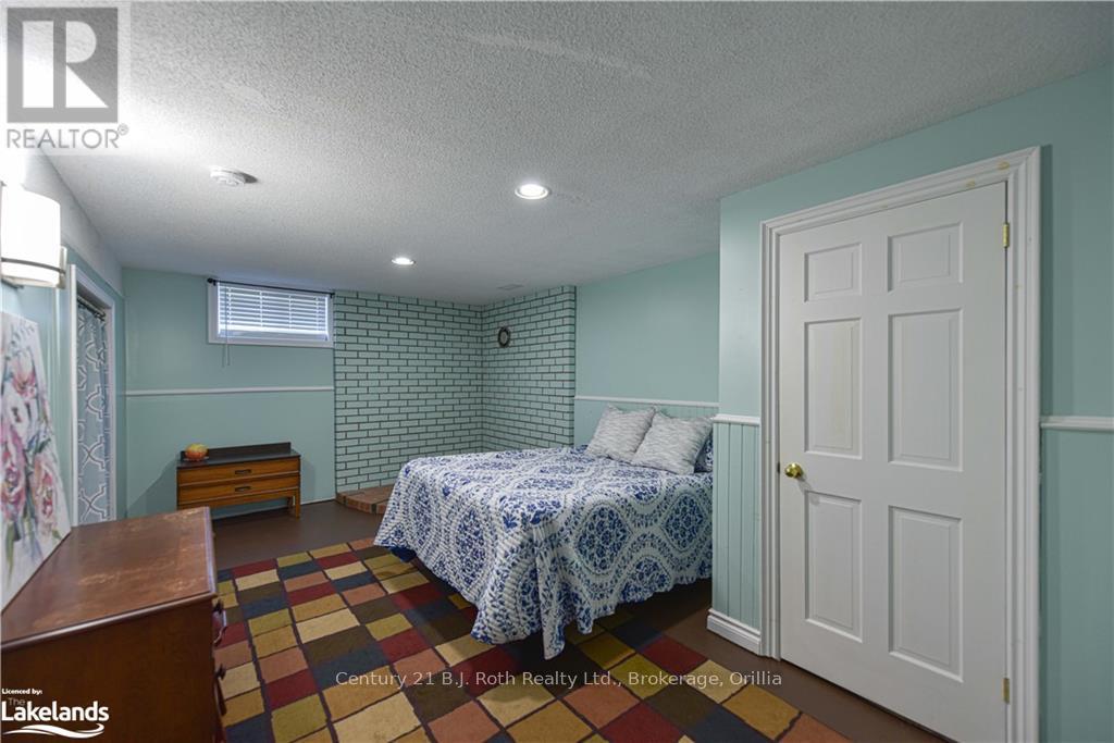 8 Agnes Street, Oro-Medonte, Ontario  L0K 1N0 - Photo 25 - S10439075