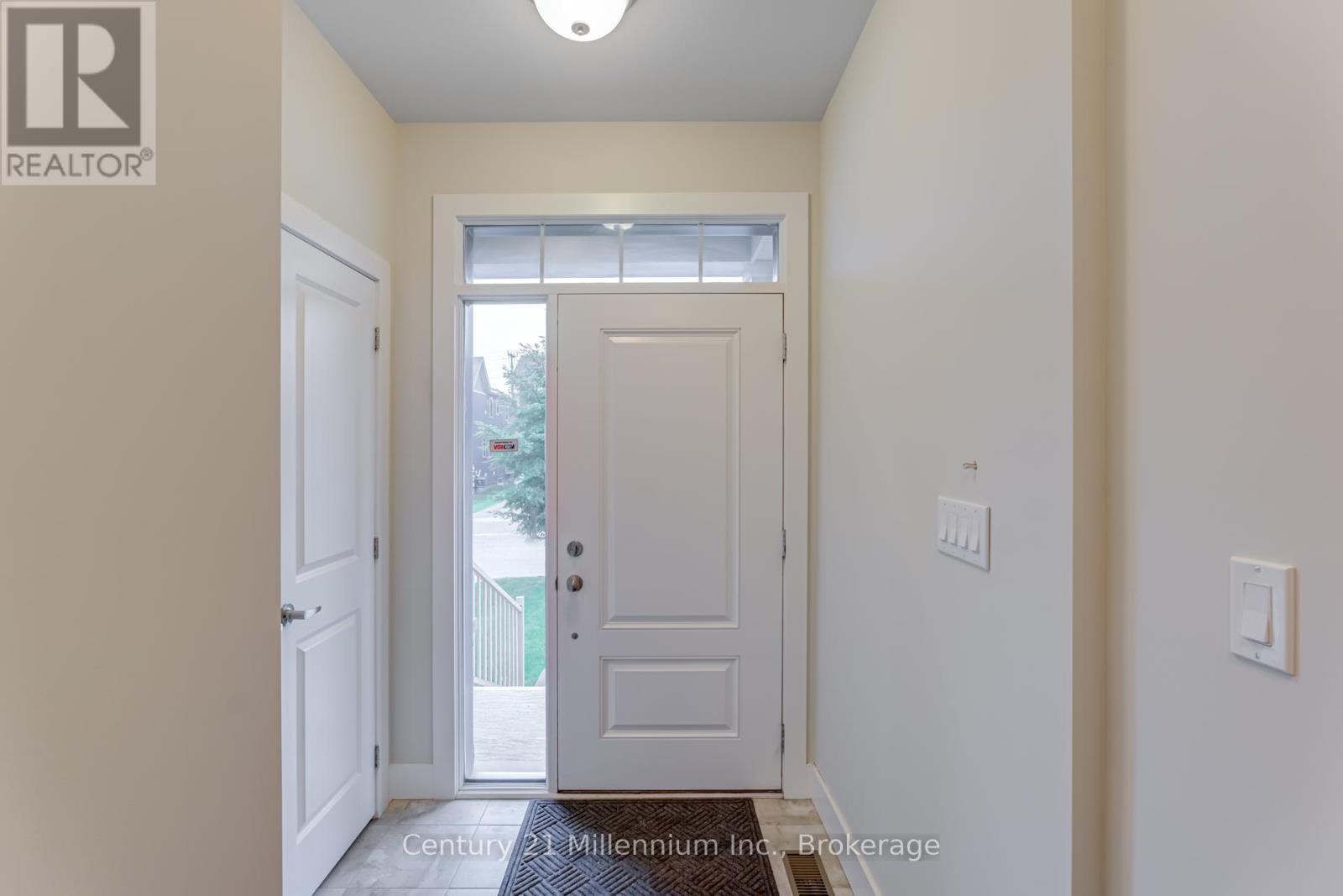 173 Yellow Birch Crescent, Blue Mountains, Ontario  L9Y 0Z3 - Photo 3 - X10439533