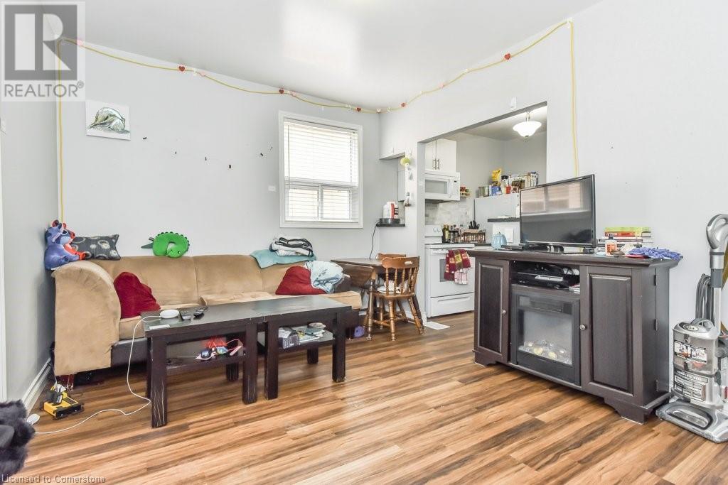 Property at 165 NELSON Street image 3