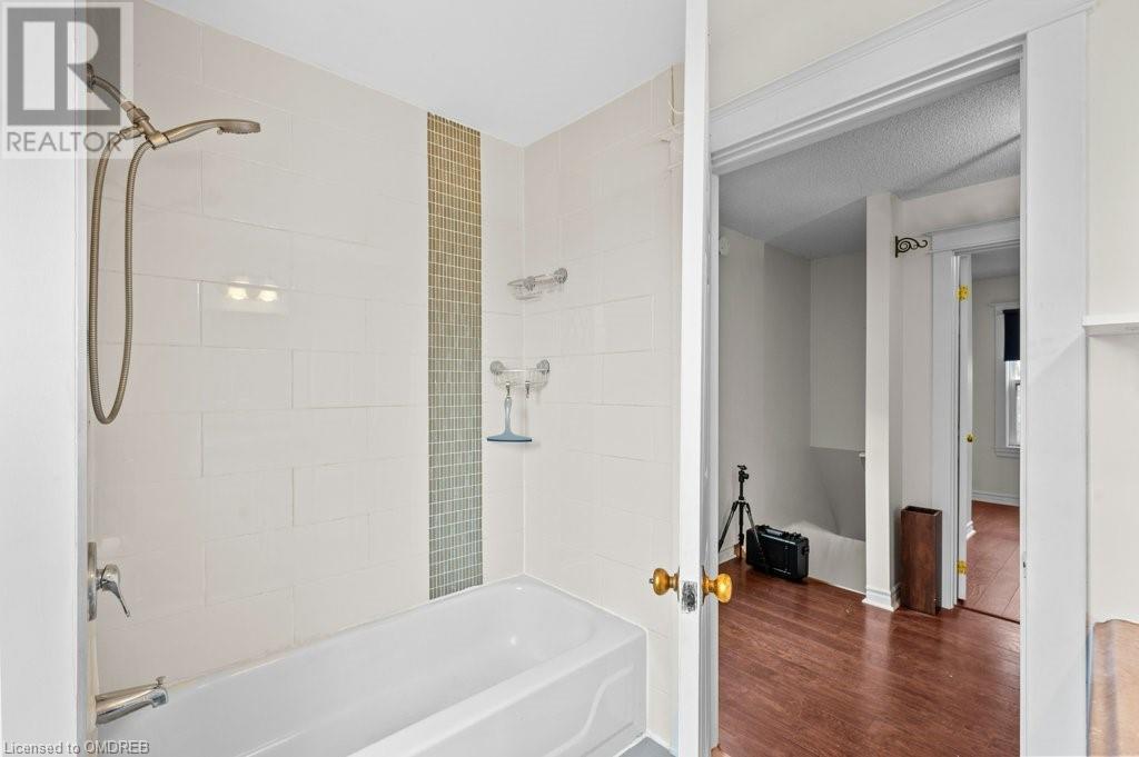 15 Melrose Avenue N Unit# Upper, Hamilton, Ontario  L8L 6X3 - Photo 18 - 40678881