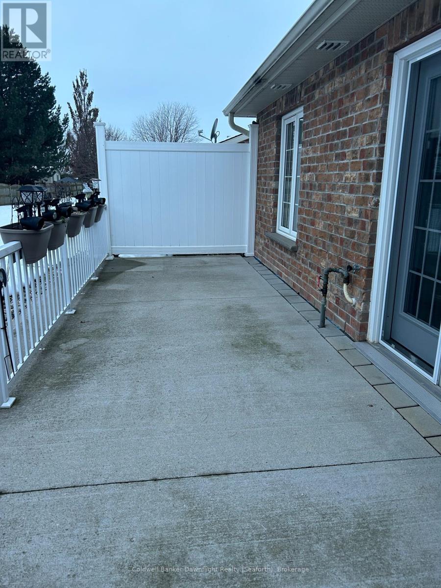 45 Devon Drive, South Huron, Ontario  N0M 1S3 - Photo 36 - X11880276