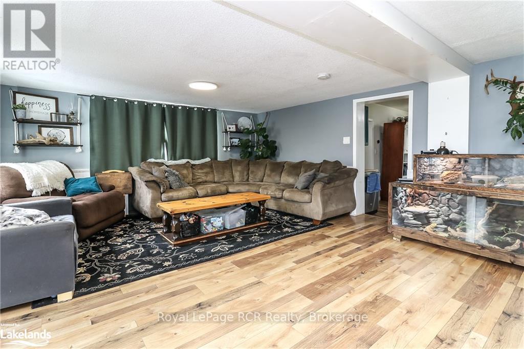 200 Sutherland Street N, Clearview, Ontario  L0M 1S0 - Photo 10 - S10438641