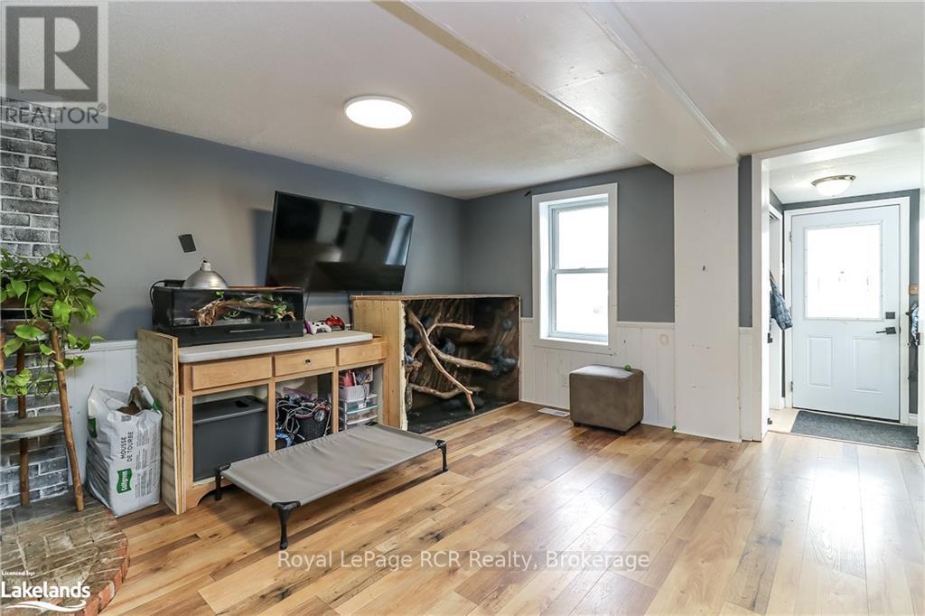 200 Sutherland Street N, Clearview, Ontario  L0M 1S0 - Photo 9 - S10438641