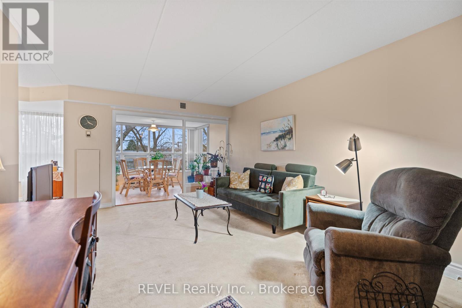 303 - 244 Lakeshore Road, St. Catharines (442 - Vine/linwell), Ontario  L2M 1R6 - Photo 5 - X11896163