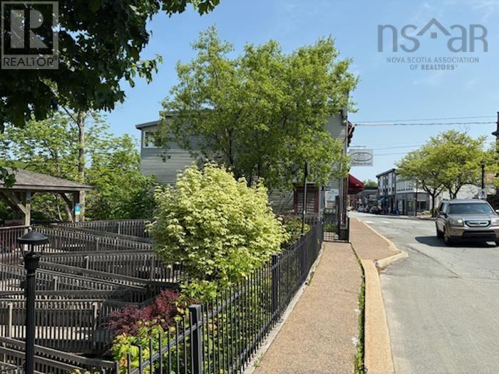 620 King Street, Bridgewater, Nova Scotia  B4V 1B4 - Photo 2 - 202428086