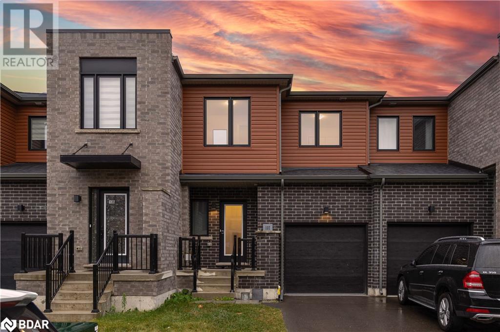 137 TURNBERRY Lane, Barrie, Ontario