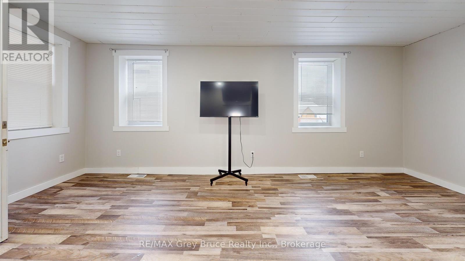 7749 Highway 21, South Bruce Peninsula, Ontario  N0H 1A0 - Photo 8 - X11896221