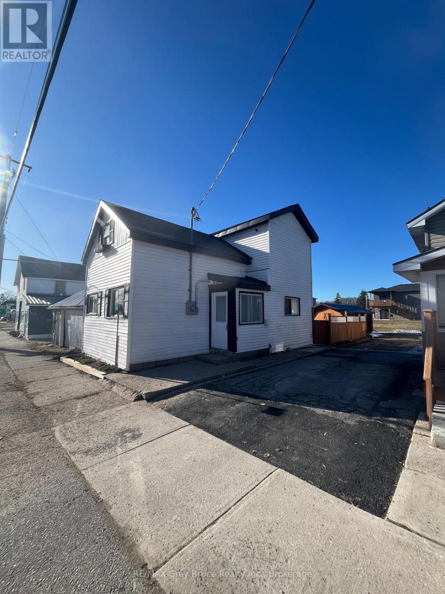 7747 Highway 21, South Bruce Peninsula, Ontario  N0H 1A0 - Photo 2 - X11896224