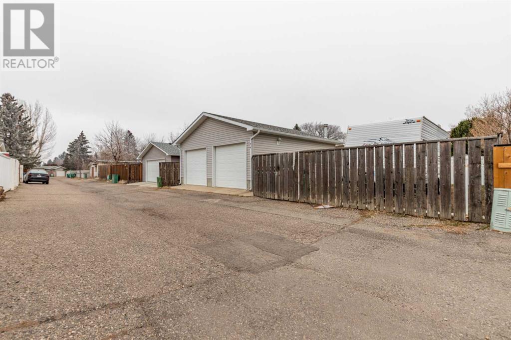 1910 Lakepoint Road S, Lethbridge, Alberta  T1K 3H6 - Photo 42 - A2183696