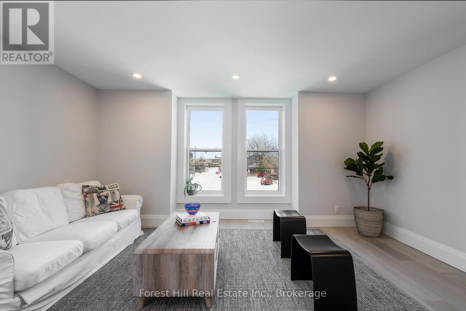 2 - 114 Ontario Street, Collingwood, Ontario  L9Y 1M3 - Photo 4 - S11890809