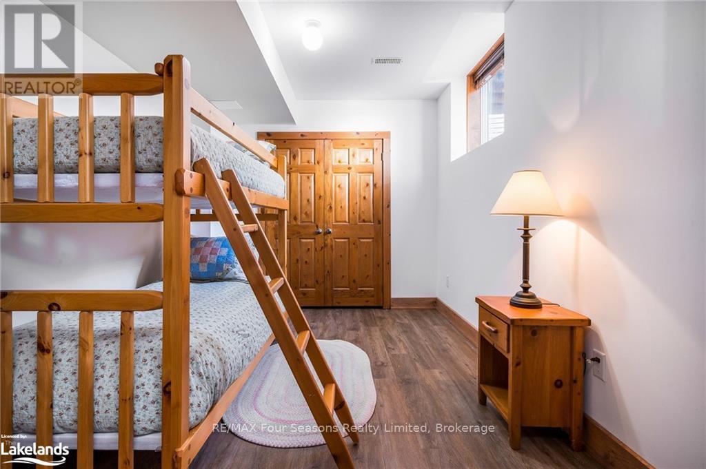 106 Manitou Court, Blue Mountains (Blue Mountain Resort Area), Ontario  L9Y 0B6 - Photo 35 - X10436526