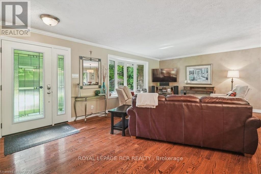 758169 Girl Guide Road, Georgian Bluffs, Ontario  N4K 5N7 - Photo 14 - X11880004