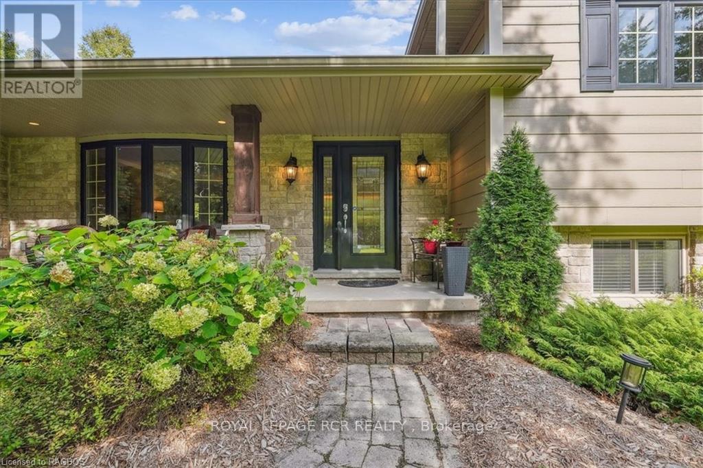 758169 Girl Guide Road, Georgian Bluffs, Ontario  N4K 5N7 - Photo 3 - X11880004