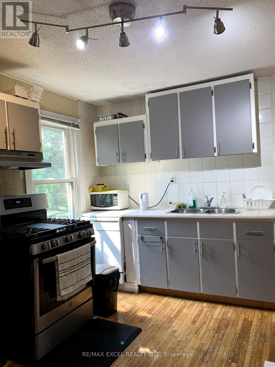 Property at 9 MACKLIN STREET N image 5