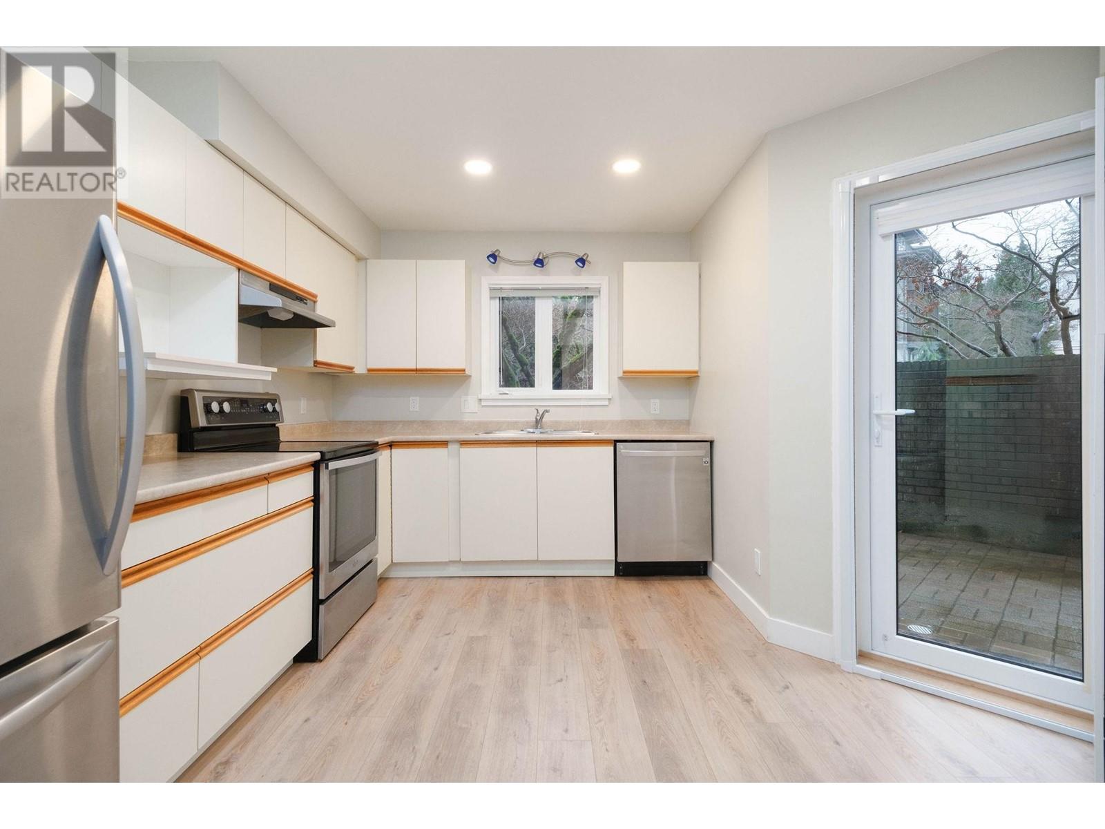 312 2800 Chesterfield Avenue, North Vancouver, British Columbia  V7N 4M1 - Photo 6 - R2950966