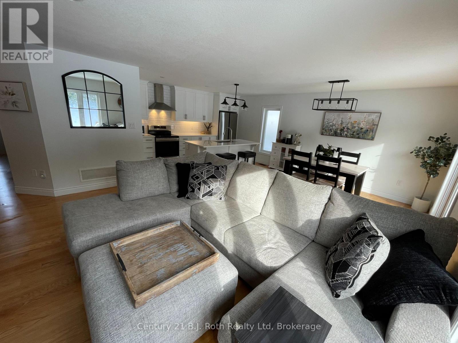 35 Ralph Dalton Boulevard, Tay, Ontario  L0K 2A0 - Photo 9 - S11887054