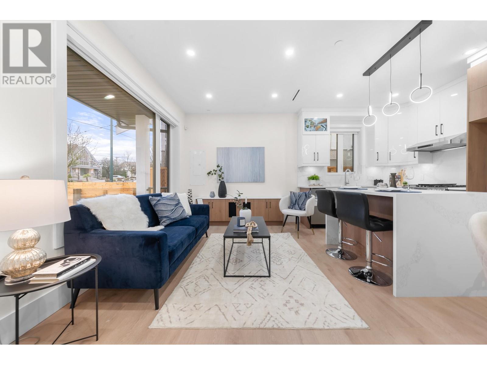 Listing Picture 2 of 40 : 1 7668 MAIN STREET, Vancouver / 溫哥華 - 魯藝地產 Yvonne Lu Group - MLS Medallion Club Member