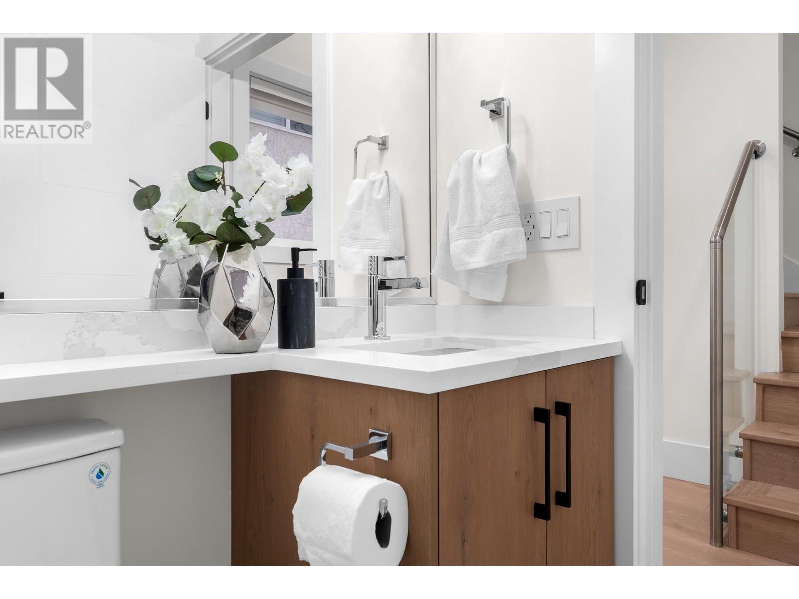 Listing Picture 16 of 40 : 1 7668 MAIN STREET, Vancouver / 溫哥華 - 魯藝地產 Yvonne Lu Group - MLS Medallion Club Member