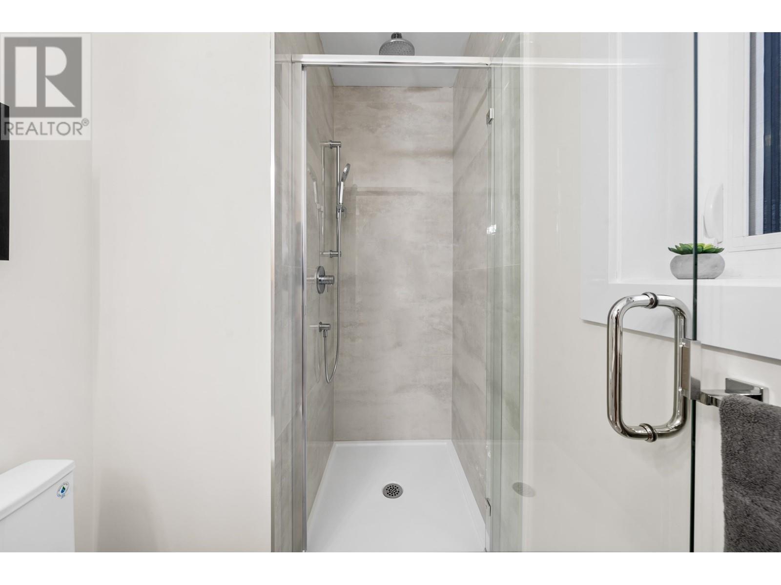 Listing Picture 29 of 40 : 1 7668 MAIN STREET, Vancouver / 溫哥華 - 魯藝地產 Yvonne Lu Group - MLS Medallion Club Member