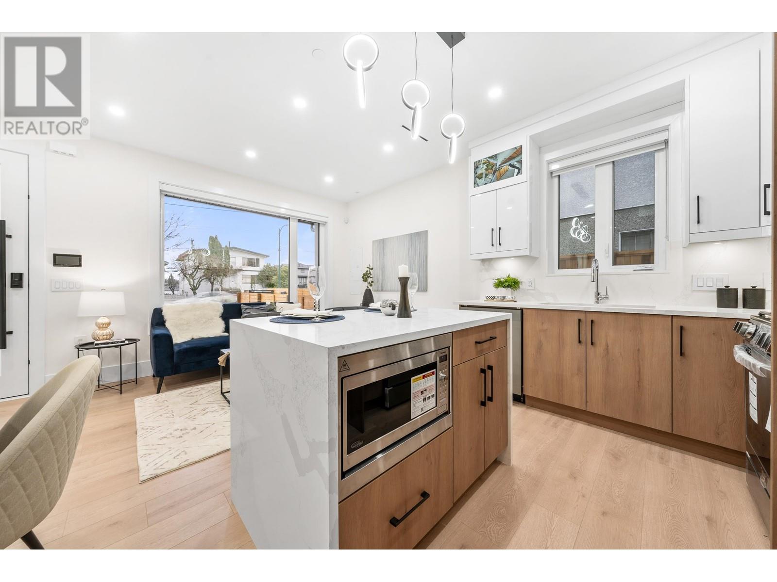 Listing Picture 12 of 40 : 1 7668 MAIN STREET, Vancouver / 溫哥華 - 魯藝地產 Yvonne Lu Group - MLS Medallion Club Member