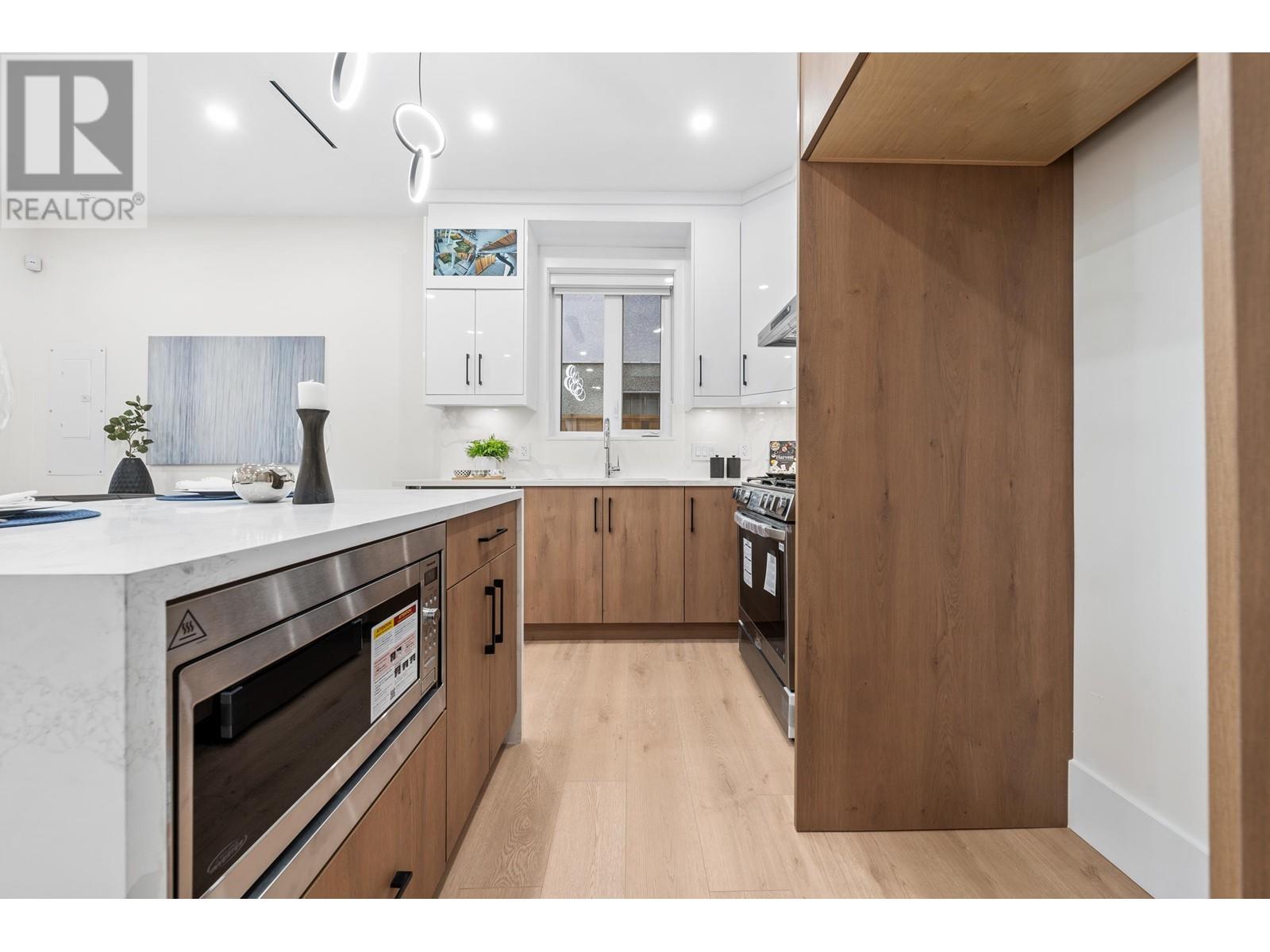 Listing Picture 13 of 40 : 1 7668 MAIN STREET, Vancouver / 溫哥華 - 魯藝地產 Yvonne Lu Group - MLS Medallion Club Member