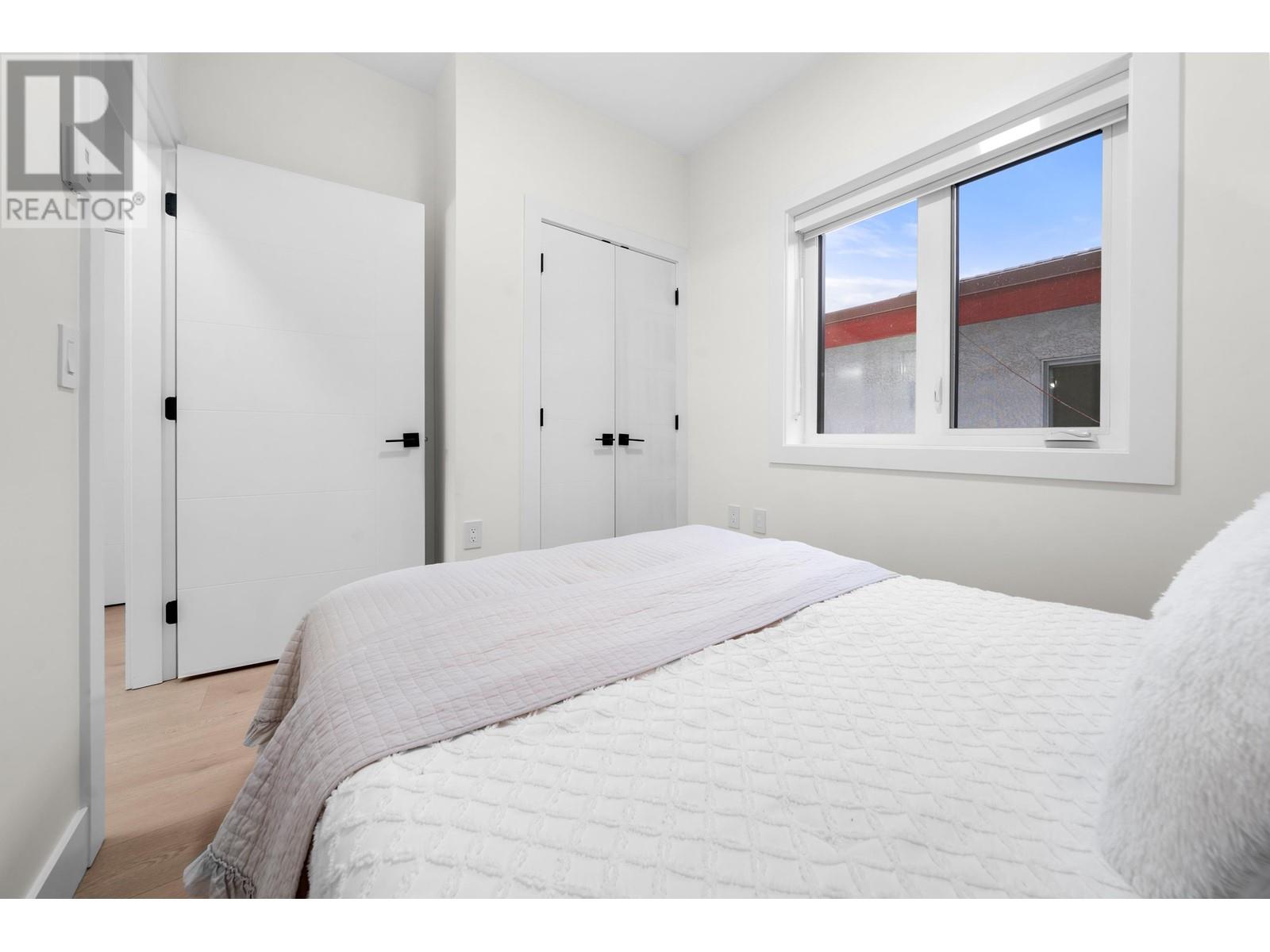 Listing Picture 20 of 40 : 1 7668 MAIN STREET, Vancouver / 溫哥華 - 魯藝地產 Yvonne Lu Group - MLS Medallion Club Member