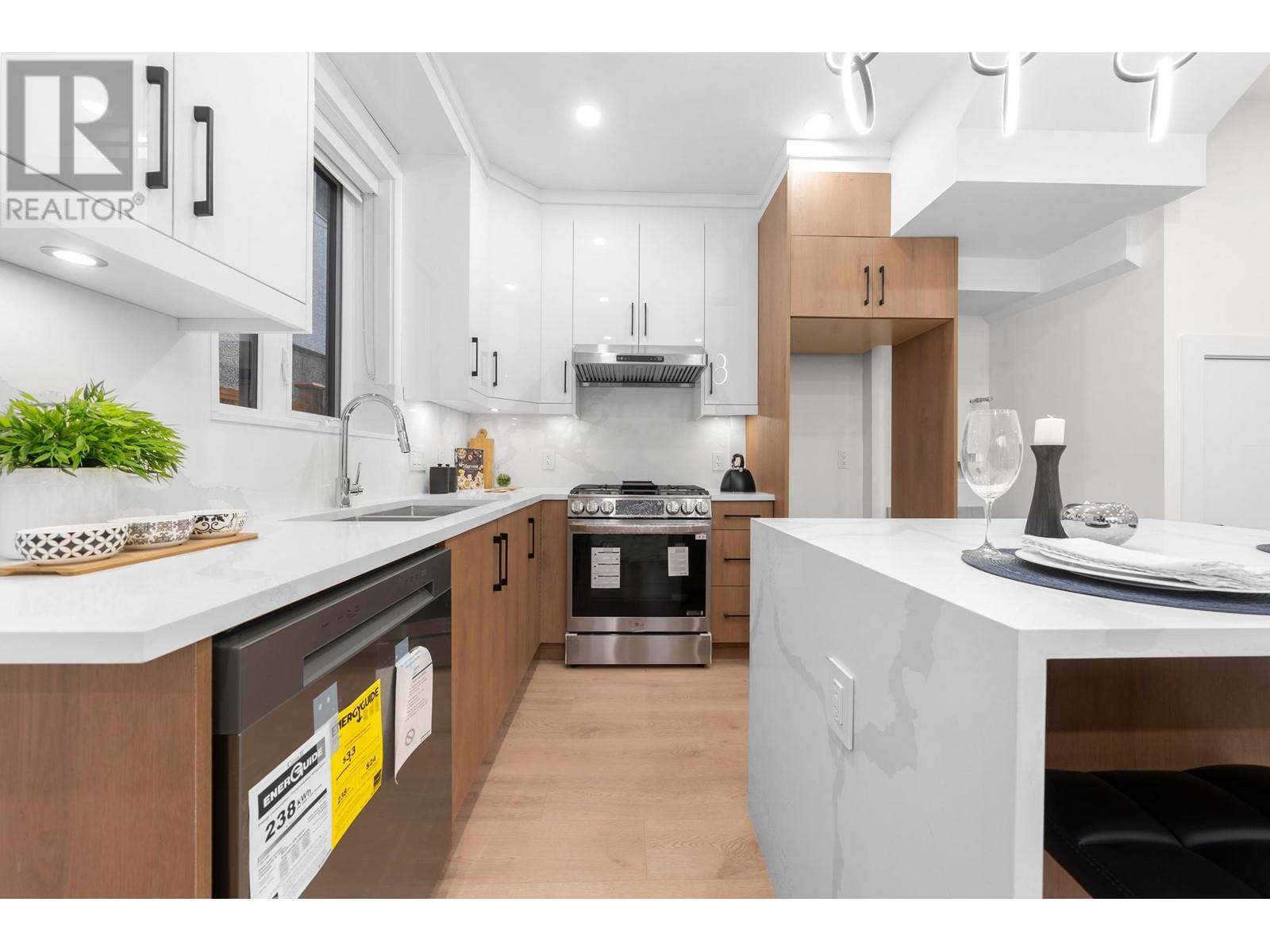 Listing Picture 10 of 40 : 1 7668 MAIN STREET, Vancouver / 溫哥華 - 魯藝地產 Yvonne Lu Group - MLS Medallion Club Member