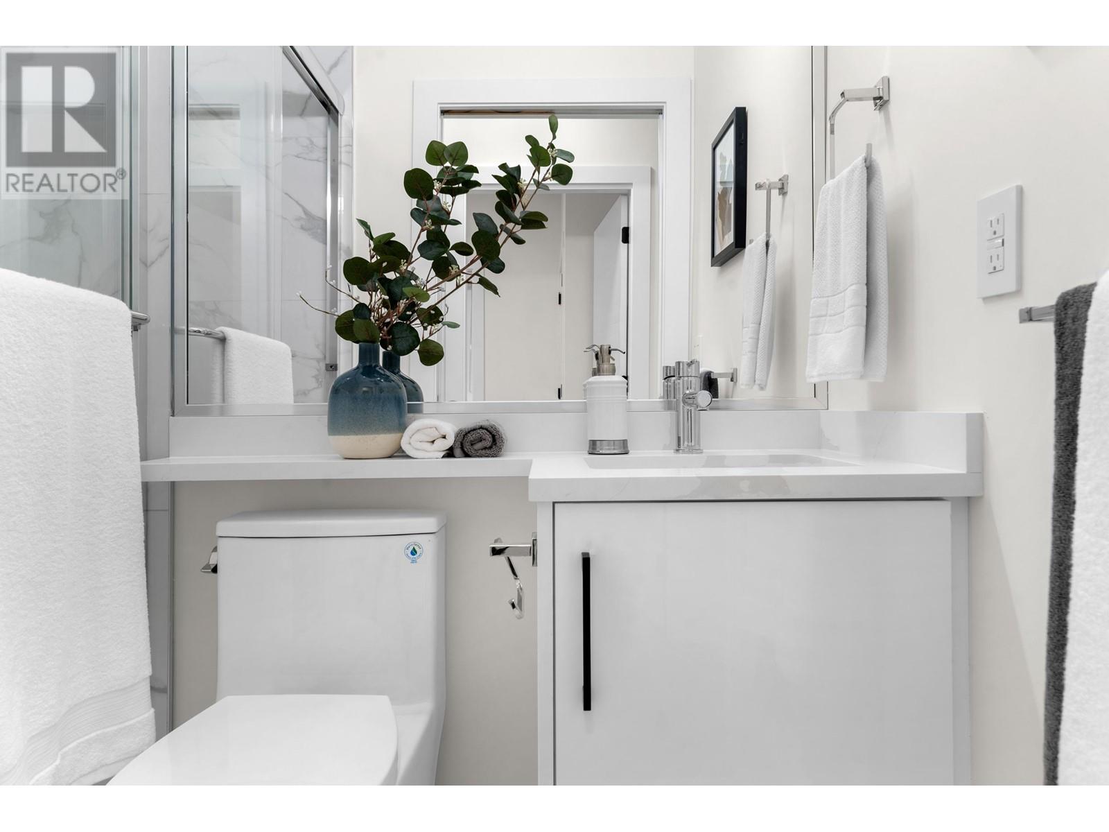 Listing Picture 18 of 40 : 1 7668 MAIN STREET, Vancouver / 溫哥華 - 魯藝地產 Yvonne Lu Group - MLS Medallion Club Member