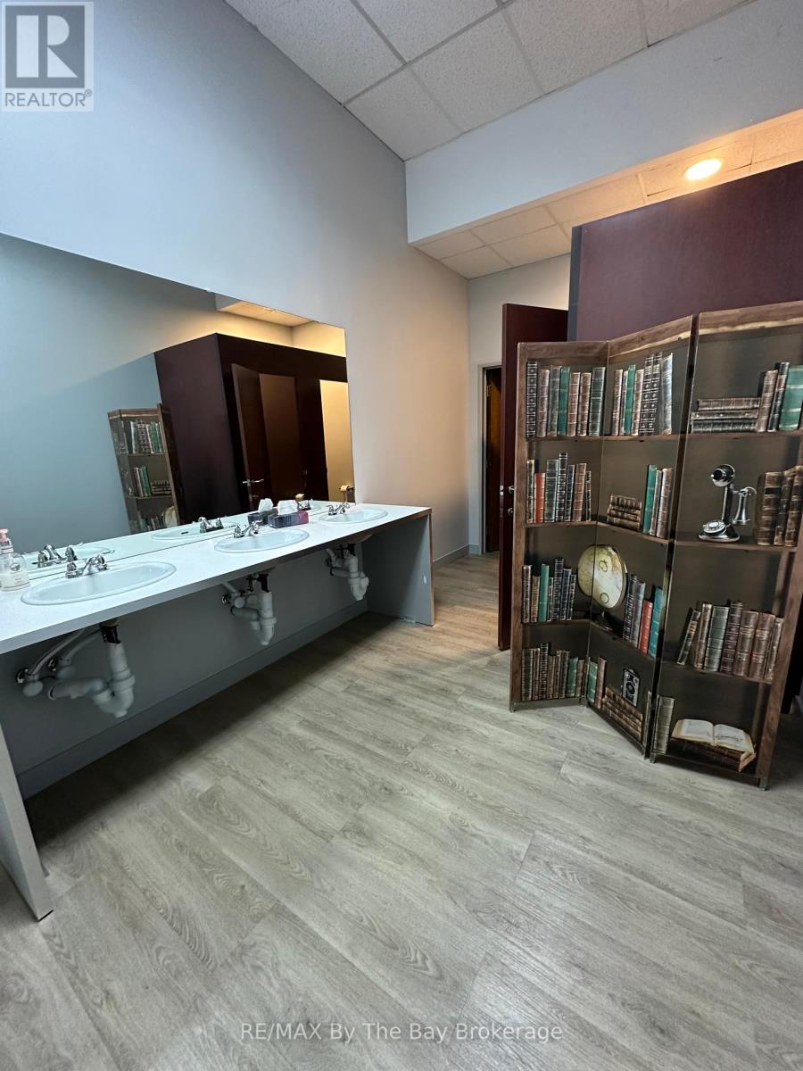 3 - 818 Mosley Street, Wasaga Beach, Ontario  L9Z 2J3 - Photo 10 - S11896533