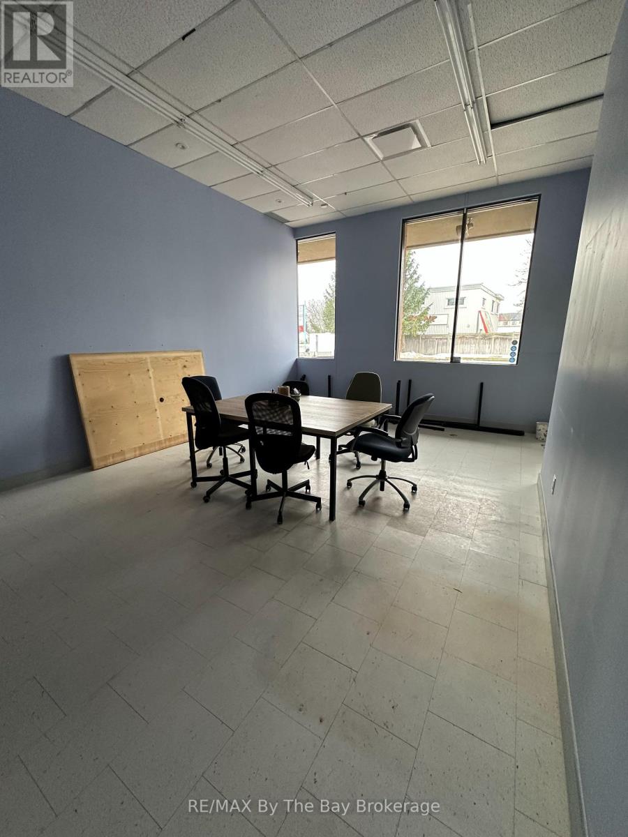 3 - 818 Mosley Street, Wasaga Beach, Ontario  L9Z 2J3 - Photo 3 - S11896533